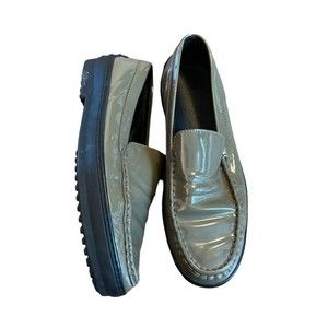 TODS Womens Green Patent Leather Driving Loafers Moccasin size 39.5 US 9.5